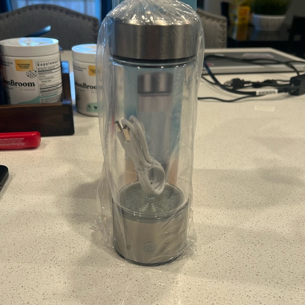 Hydrogen rich water cup. The best and easiest why to get hydrogen rich water